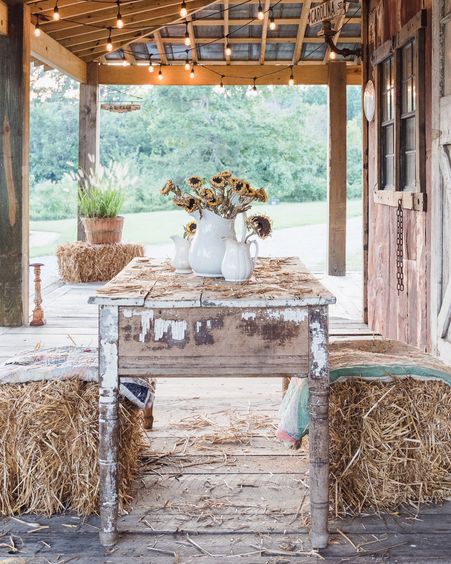 Happy Fall, fall decor ideas for your porch this autumn season